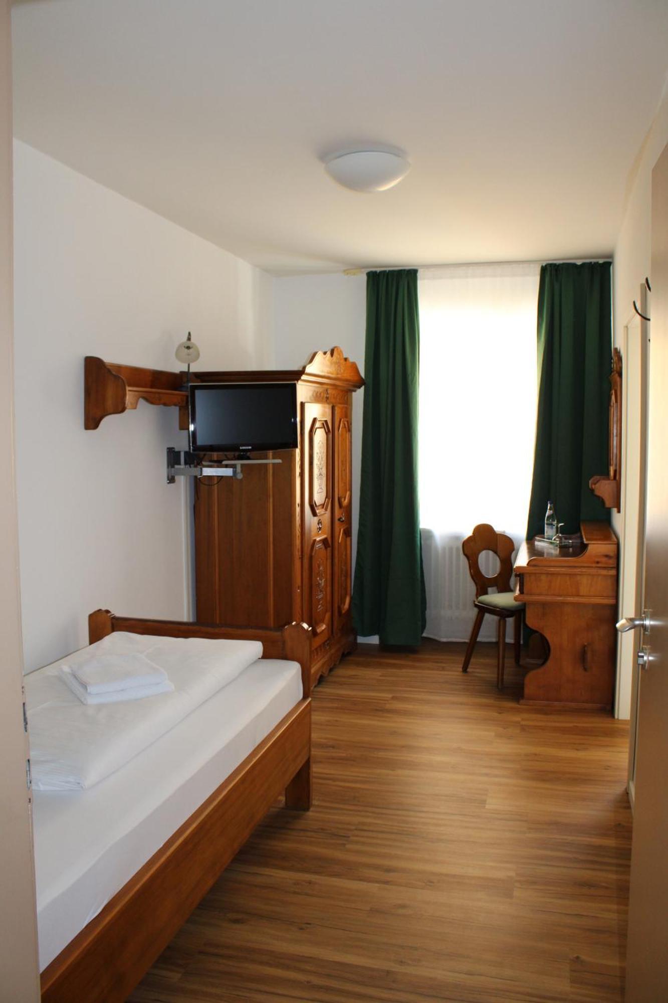 Gasthof Wolferstetter Vilshofen an der Donau Buitenkant foto